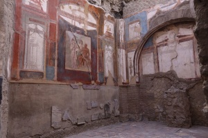 Houses usually had painted frescos on the walls